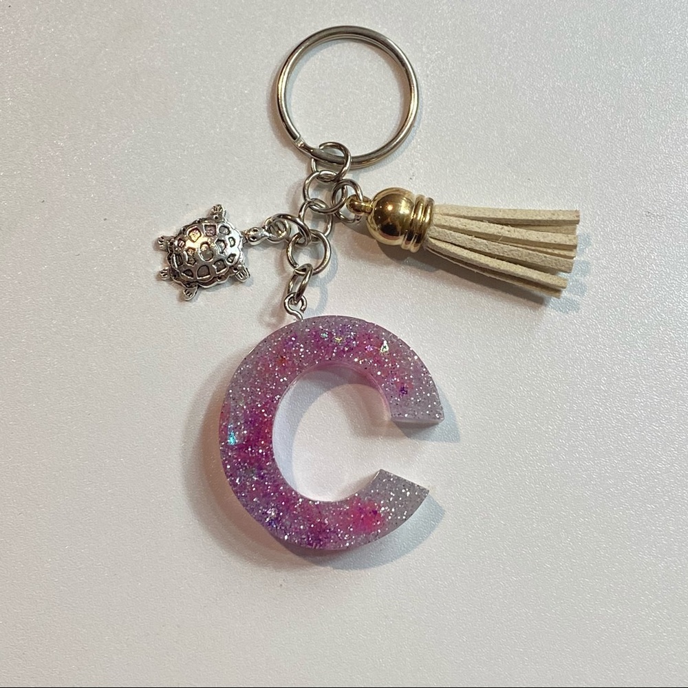 C letter resin keychain with turtle charm